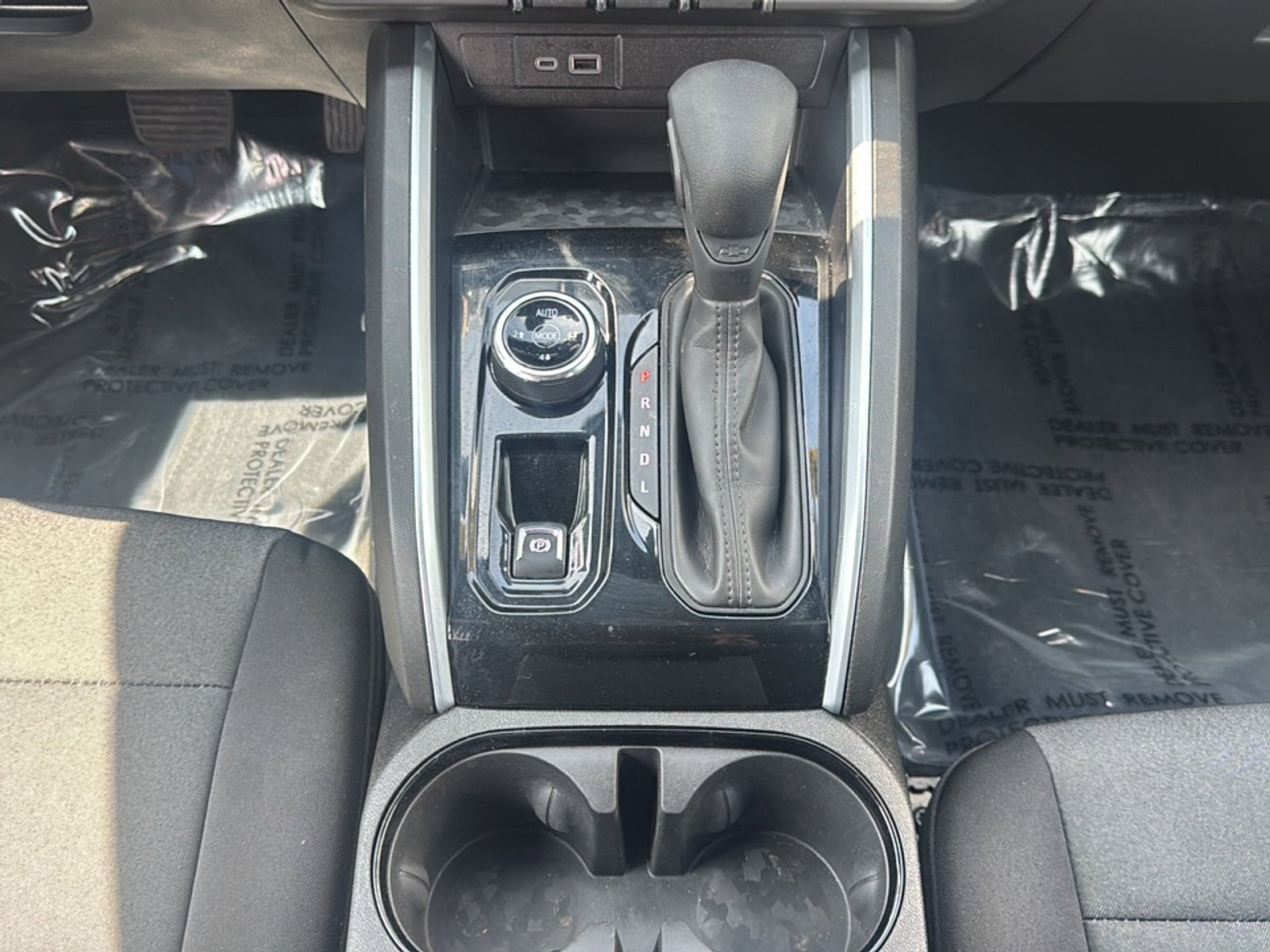 Used 2023 Chevrolet Colorado Trail Boss AWD/4WD image 32