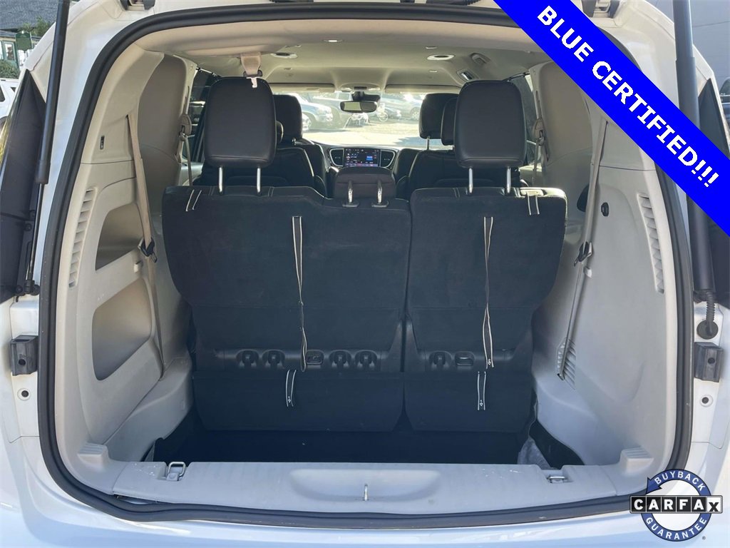 Used 2022 Chrysler Pacifica Touring-L image 8
