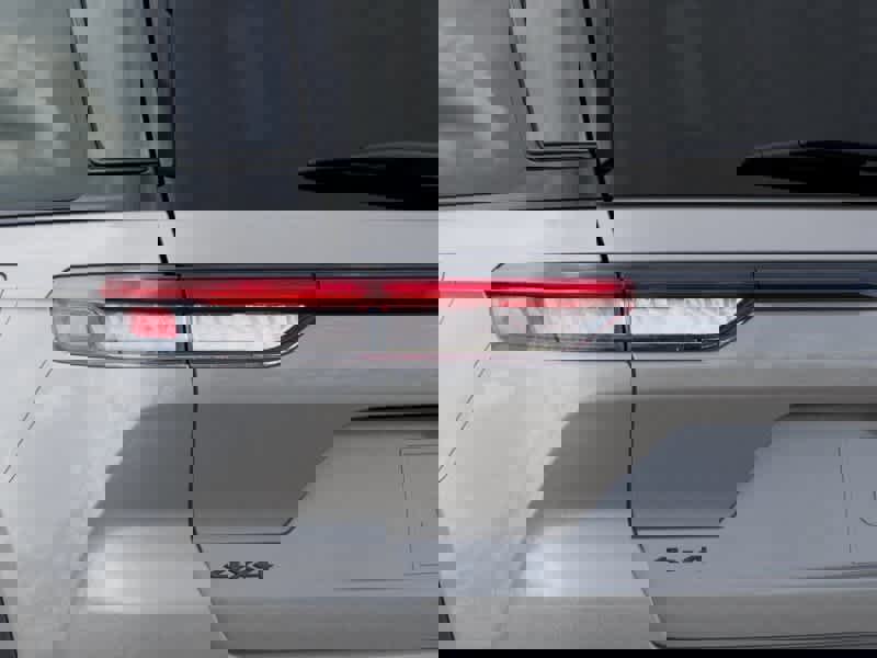 New 2025 Jeep Grand Cherokee Limited image 9