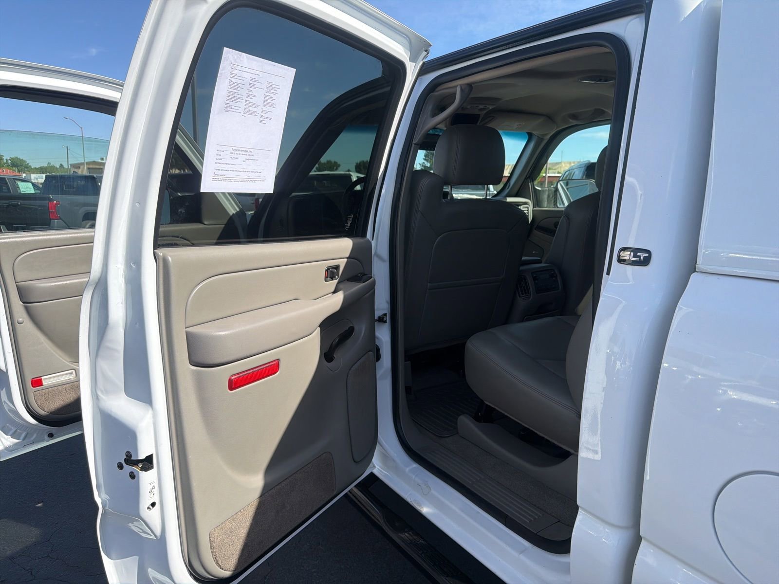 Used 2005 GMC Sierra 2500 SLT w/ Heavy-Duty Power Package AWD/4WD image 25