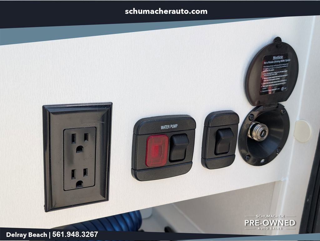 Used 2025 RAM ProMaster 3500 w/ Storage Group FWD image 16
