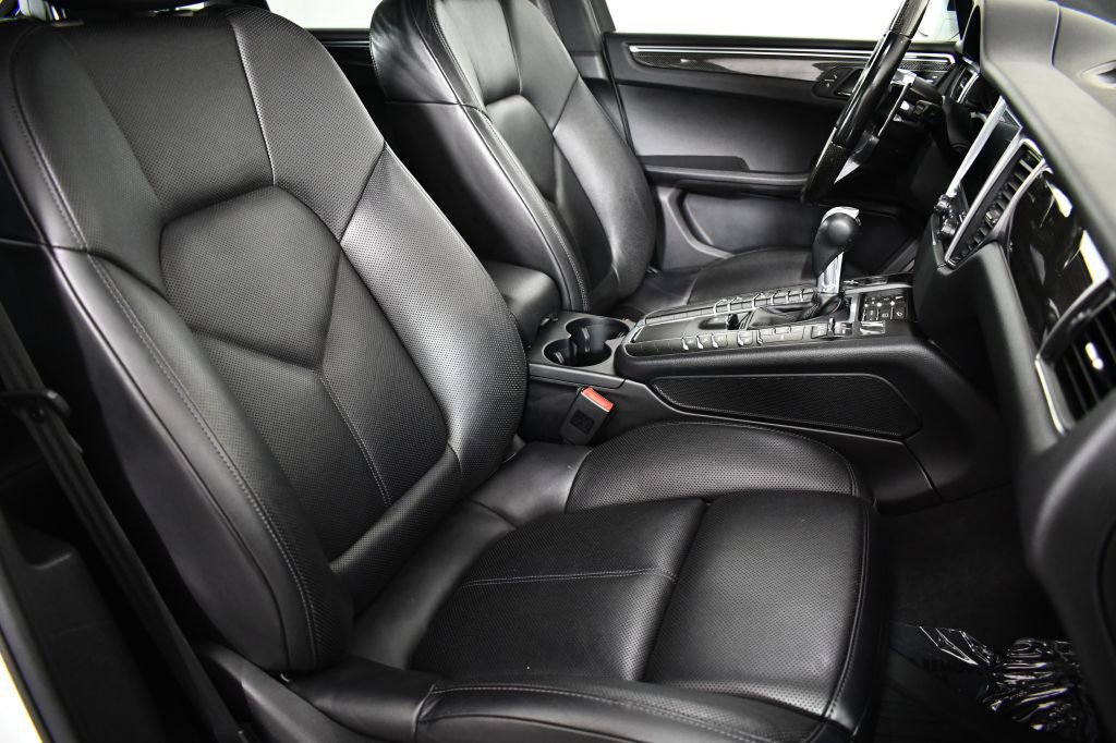 Used 2018 Porsche Macan S AWD/4WD image 23
