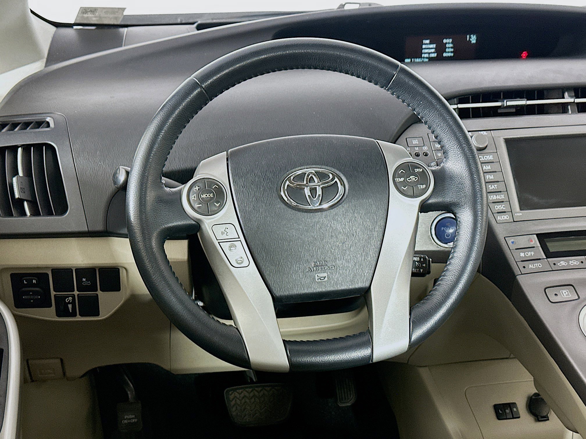 Used 2013 Toyota Prius Four w/ Deluxe Solar Roof Pkg FWD image 17