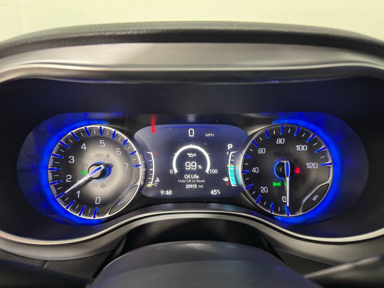 Used 2025 Chrysler Pacifica Limited image 24