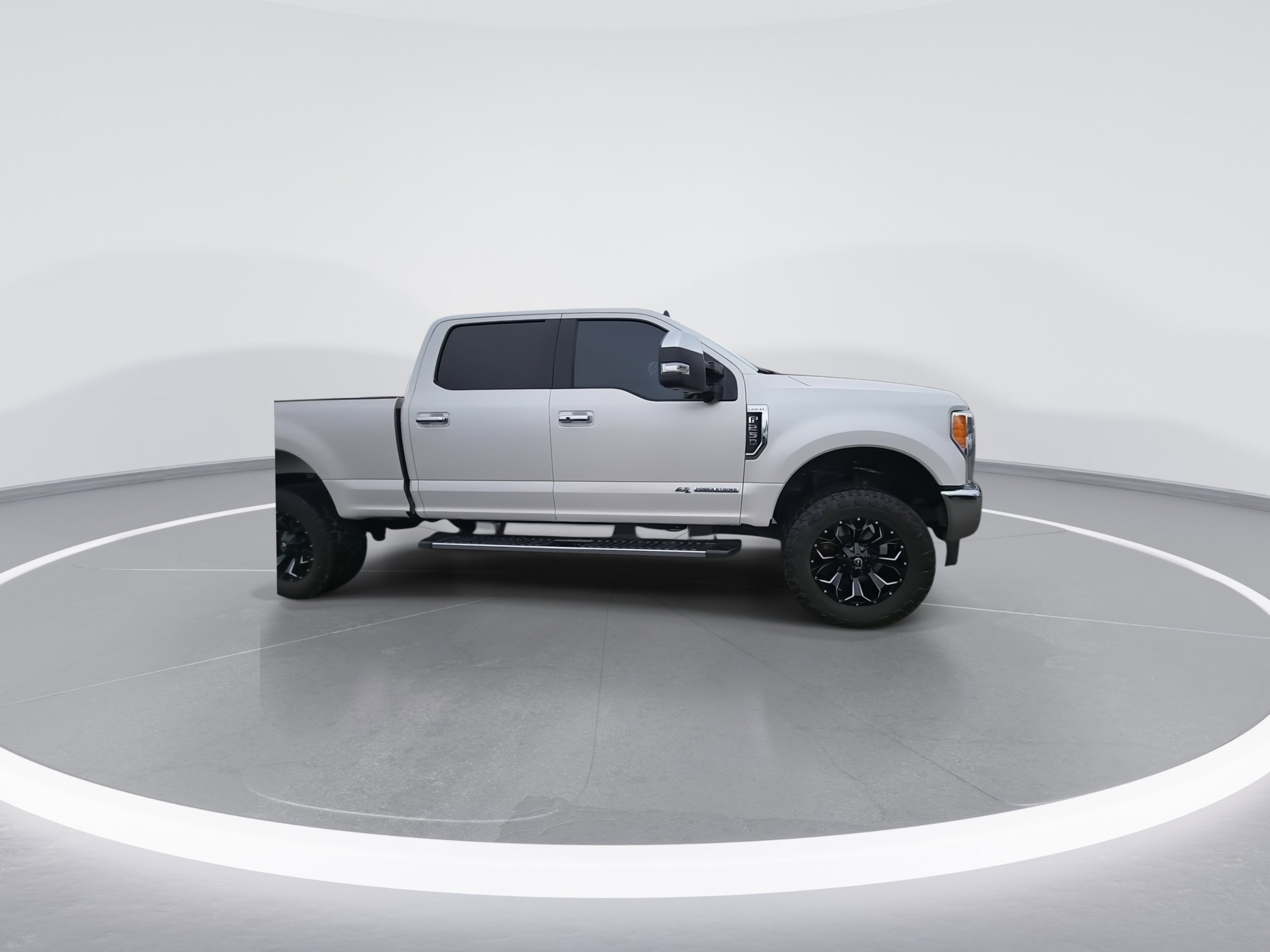 Used 2019 Ford F250 Lariat w/ Lariat Ultimate Package image 2
