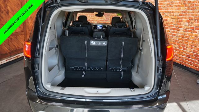 Used 2019 Chrysler Pacifica Touring-L w/ Advanced Safetytec Group image 44