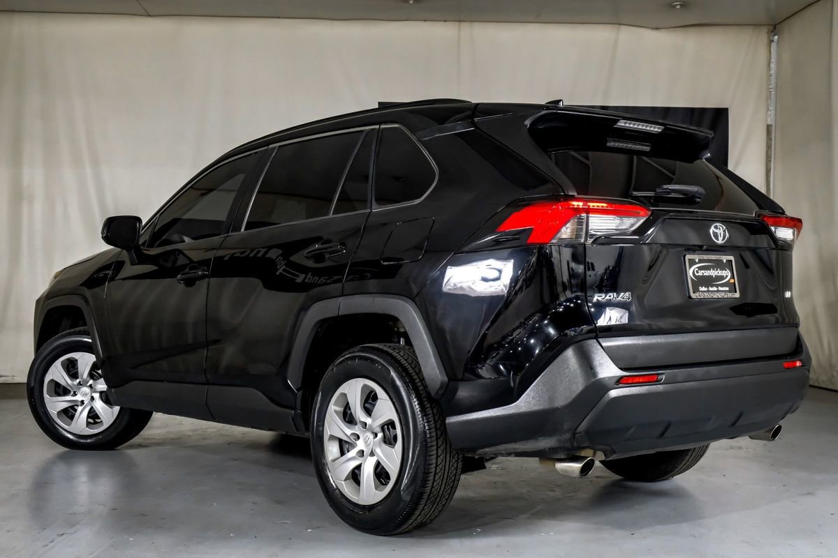 Used 2021 Toyota RAV4 LE FWD image 10