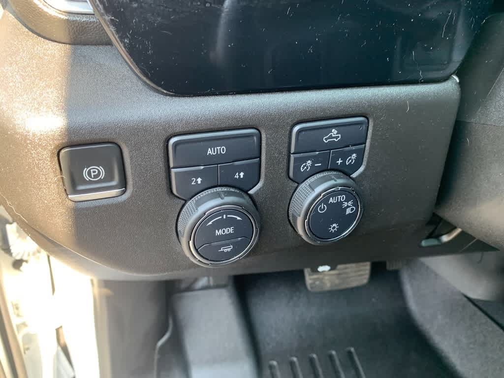 Certified 2025 Chevrolet Silverado 1500 LT AWD/4WD image 19