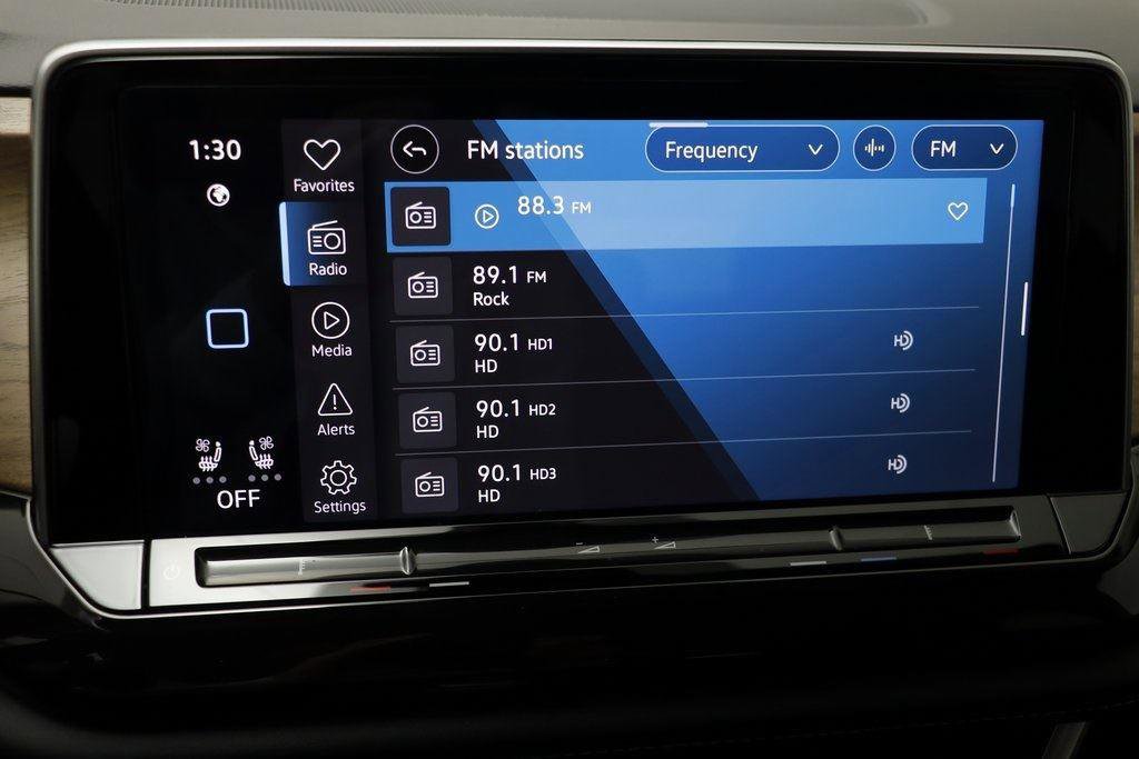 Certified 2025 Volkswagen Atlas SE image 8