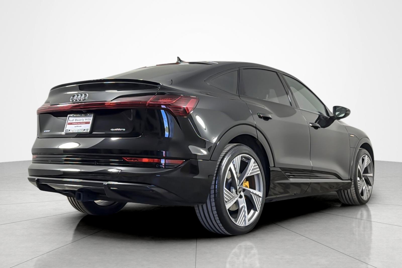 Used 2023 Audi e-tron Prestige AWD/4WD image 5