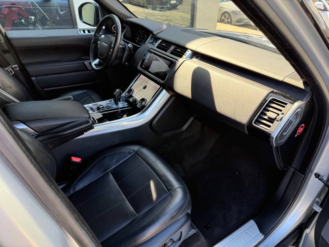 Used 2018 Land Rover Range Rover Sport HSE AWD/4WD image 26