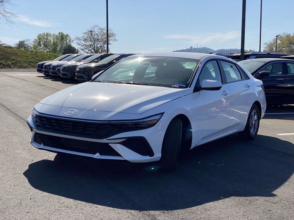 Certified 2026 Hyundai Elantra SE image 6