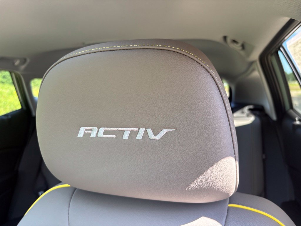 New 2026 Chevrolet Trax ACTIV w/ Sunroof Package FWD image 2
