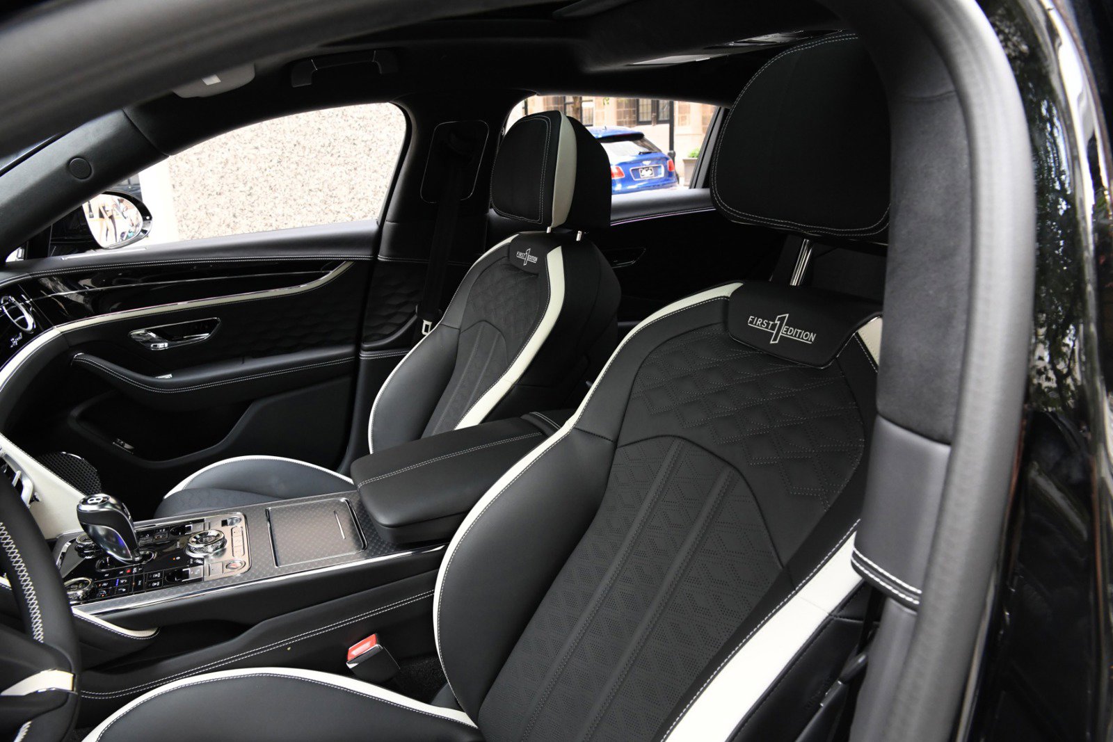 New 2025 Bentley Flying Spur Plug-In Hybrid image 8