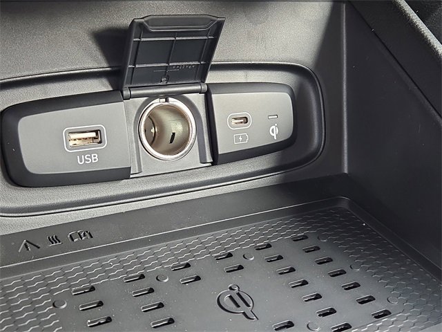 New 2025 Hyundai Venue Limited image 15