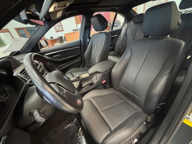 Used 2018 BMW 330i Sedan RWD image 8