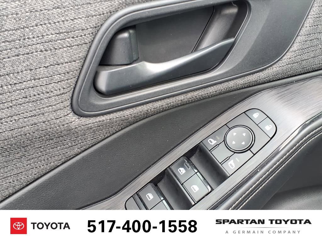 Used 2021 Nissan Rogue S image 16