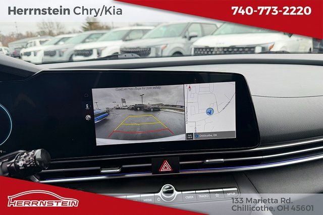 Used 2024 Hyundai Elantra SEL image 17