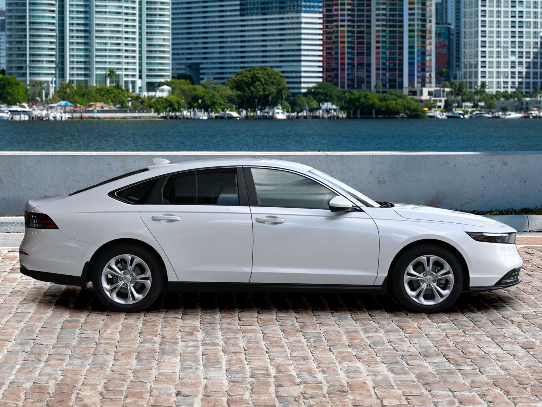 New 2025 Honda Accord LX image 4