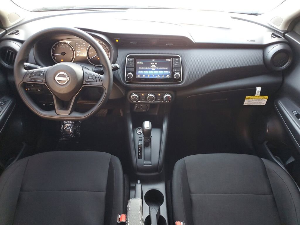 New 2025 Nissan Kicks Play S image 10