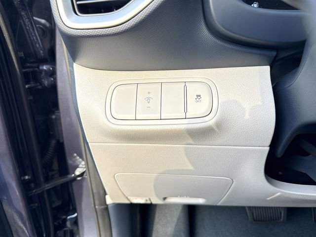 New 2025 Hyundai Venue Limited image 32