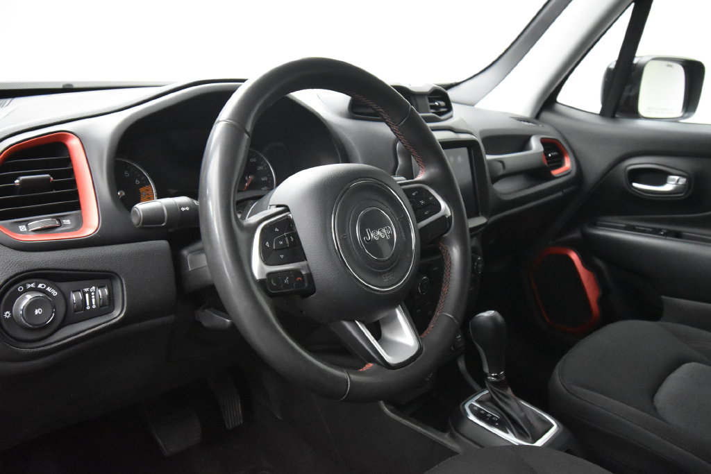 Used 2023 Jeep Renegade Trailhawk w/ Trailer Tow Group AWD/4WD image 11