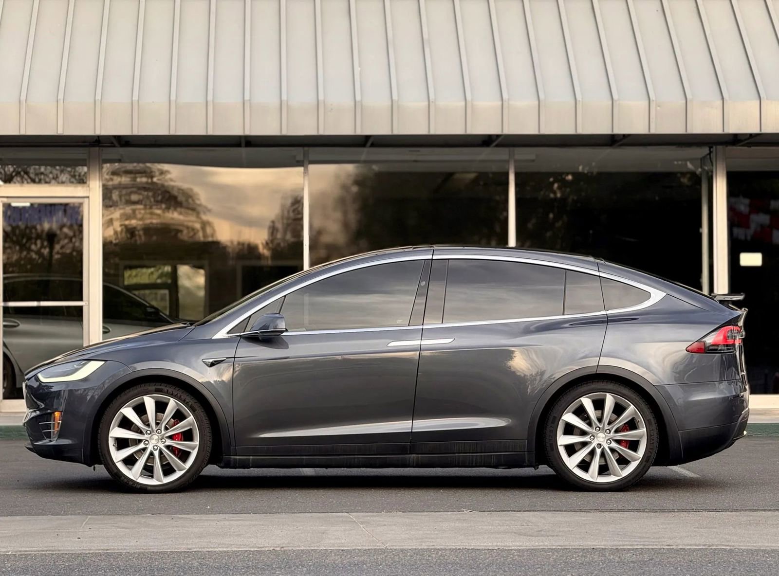 Used 2018 Tesla Model X P100D image 6