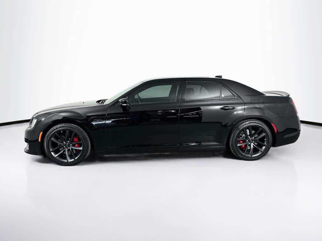 Used 2023 Chrysler 300 C RWD image 3