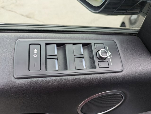 Used 2016 Land Rover Range Rover Sport HSE image 12