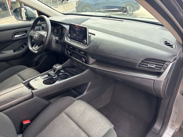 Used 2025 Nissan Rogue SV image 12