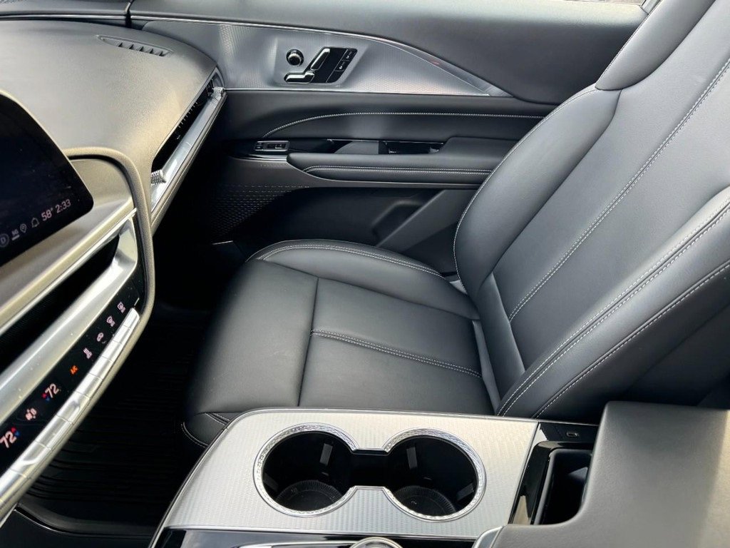 Used 2024 Cadillac Lyriq Tech w/ Driver Assist Package image 13