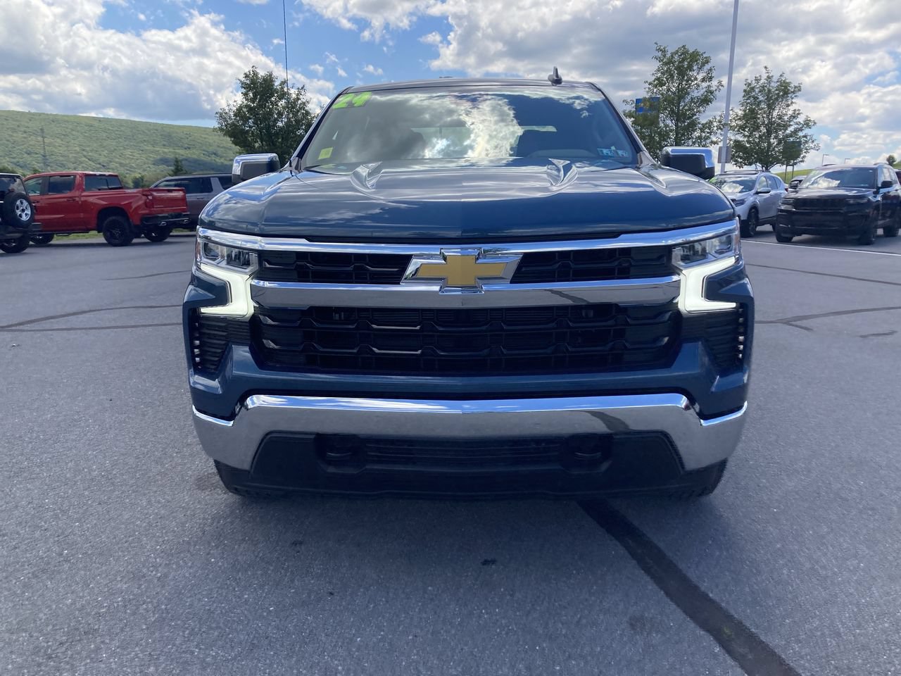 New 2024 Chevrolet Silverado 1500 LT w/ Z71 Off-Road Package AWD/4WD image 14