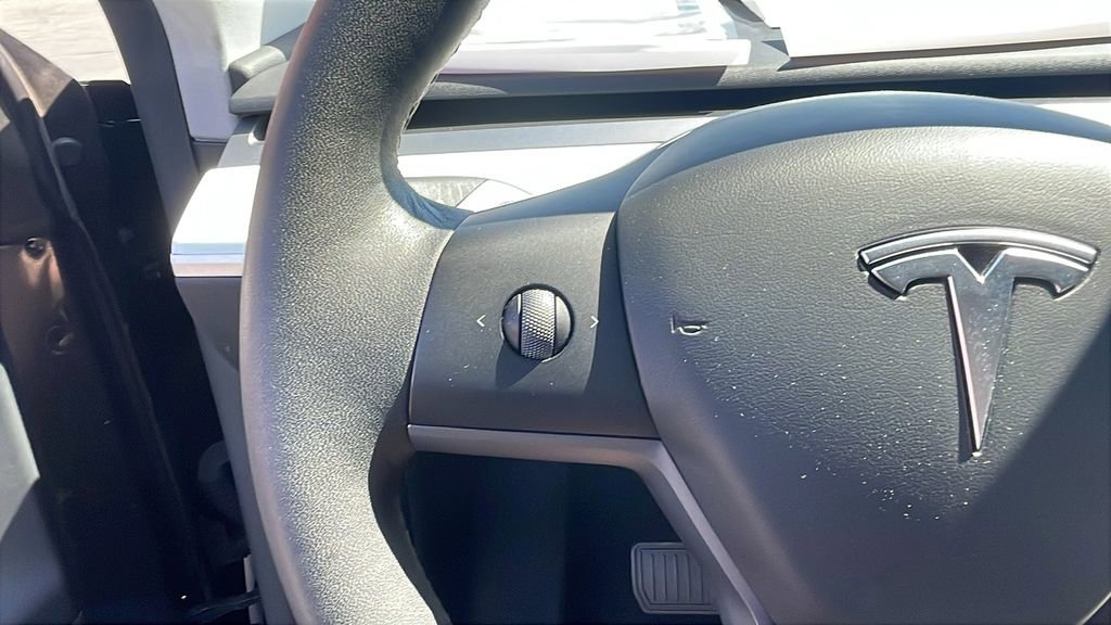 Used 2024 Tesla Model Y Long Range RWD image 21