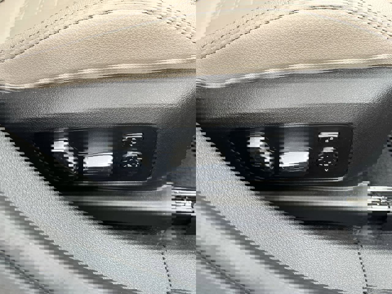 Used 2021 BMW 330i Sedan w/ Premium Package image 37