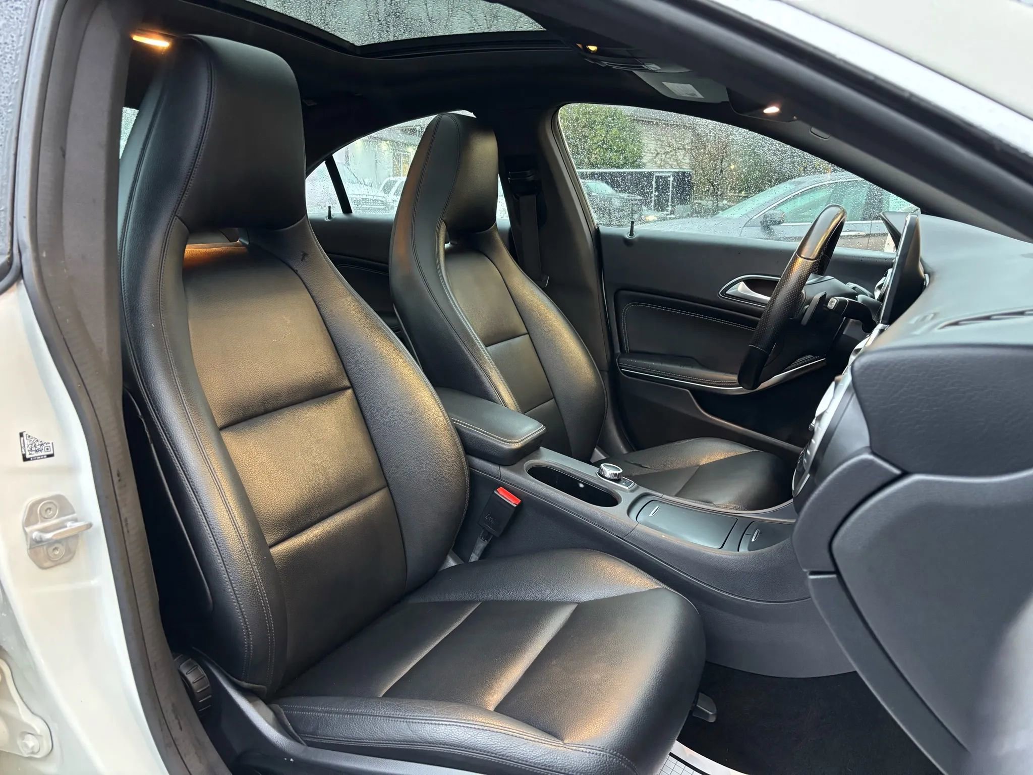 Used 2015 Mercedes-Benz CLA 250 image 29