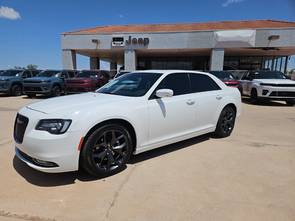 Certified 2023 Chrysler 300 S RWD image 1