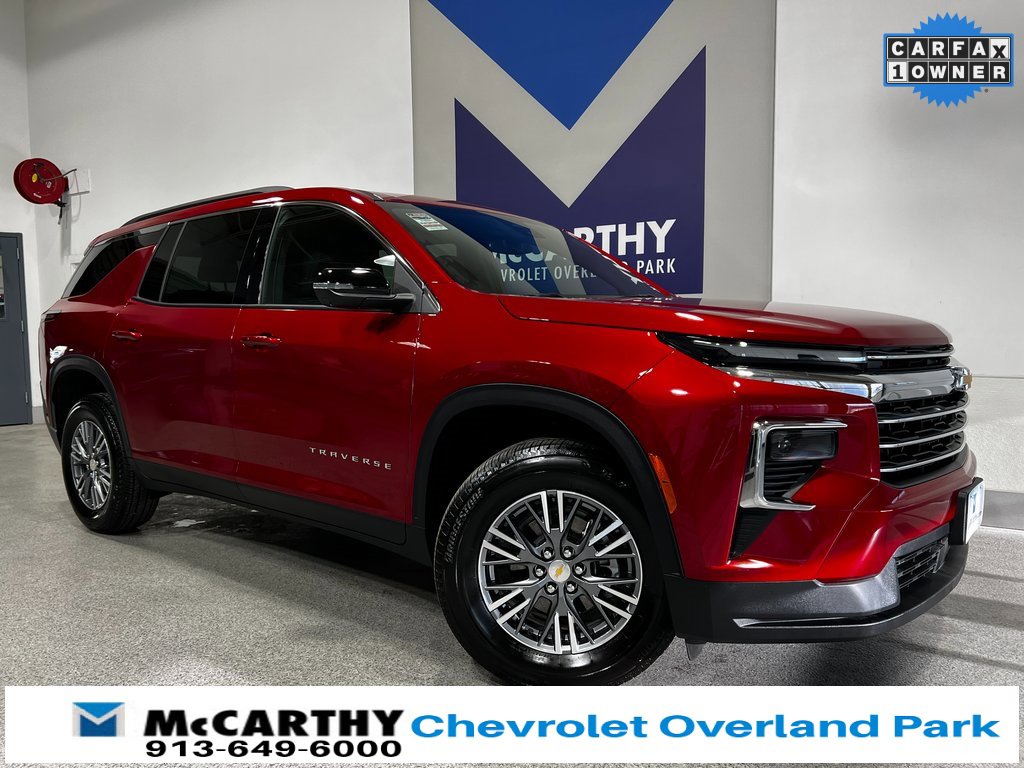 Used 2024 Chevrolet Traverse LT