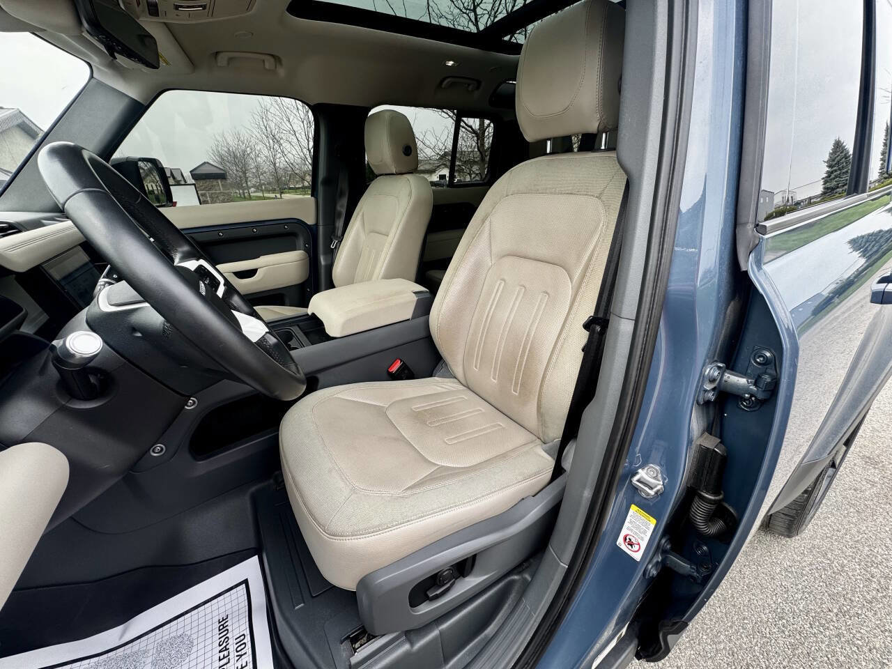 Used 2020 Land Rover Defender 110 SE image 28