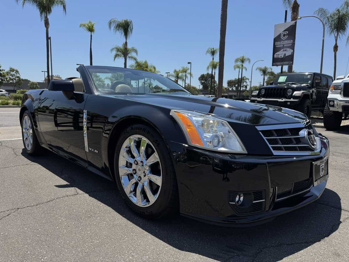 Used 2009 Cadillac XLR RWD image 13