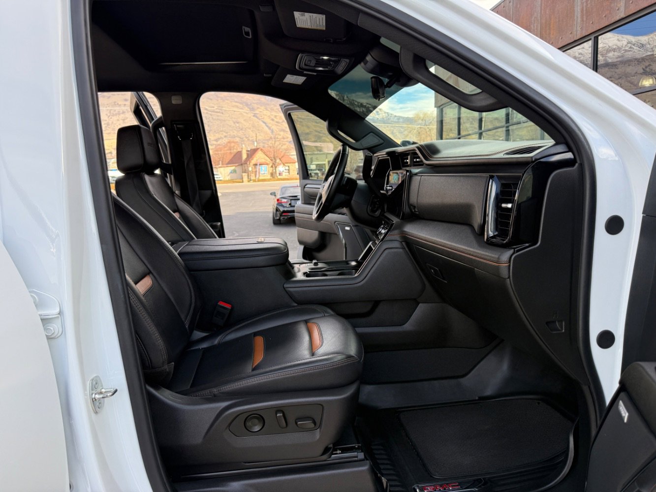 Used 2024 GMC Sierra 2500 AT4 w/ AT4 Premium Plus Package image 16