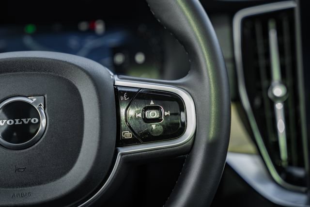 Used 2025 Volvo XC90 B6 Plus image 28
