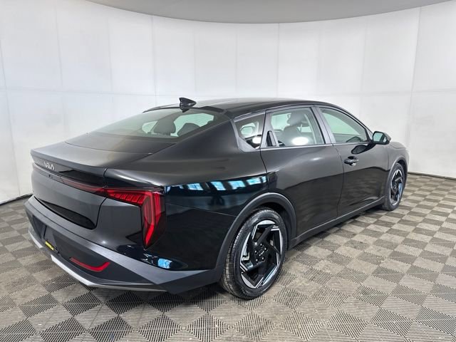 Used 2025 Kia K4 EX image 3