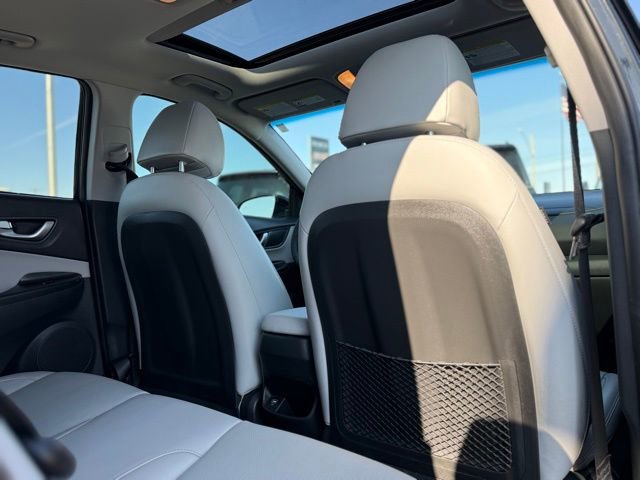 Used 2023 Hyundai Kona Limited image 22