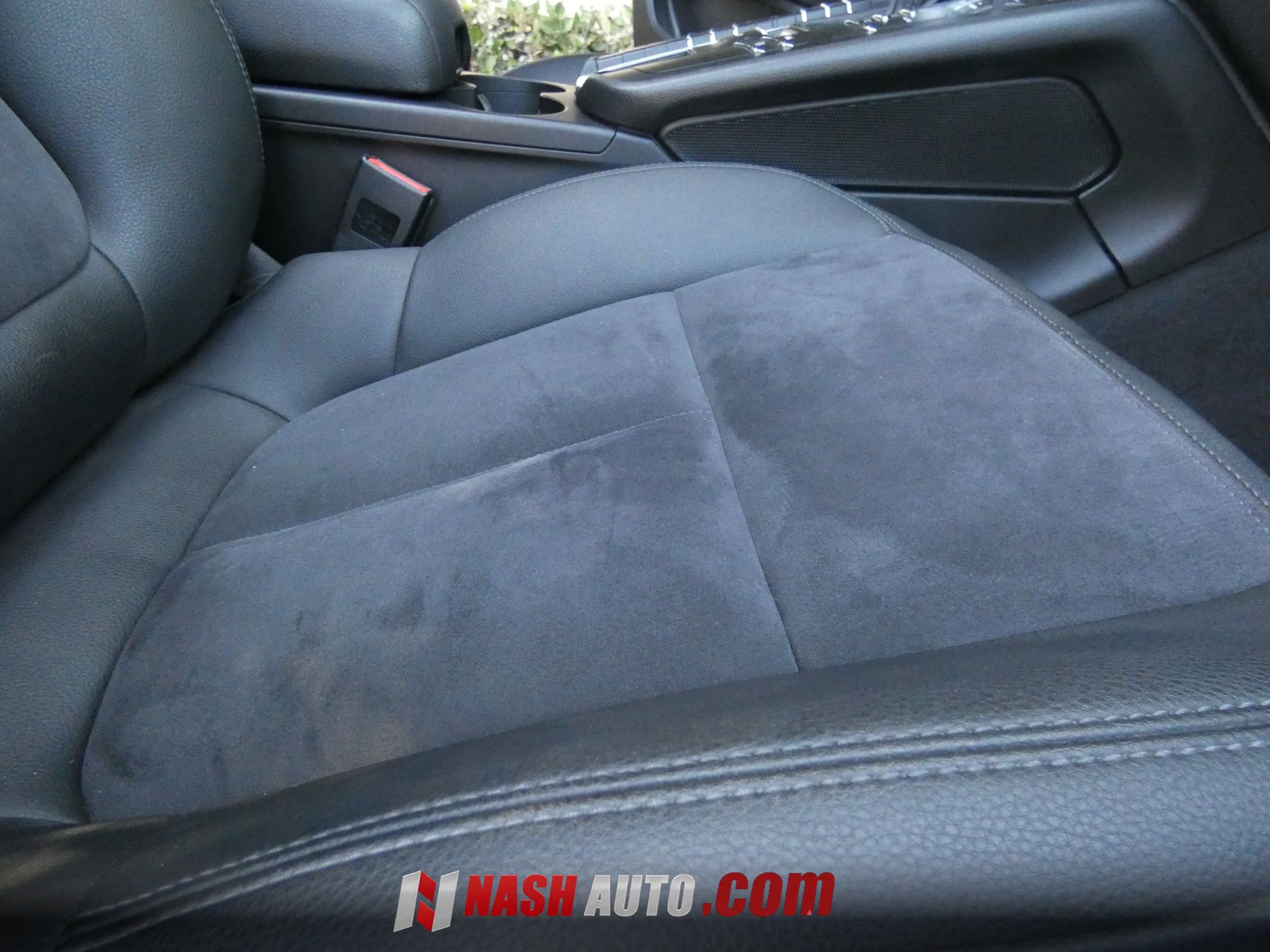 Used 2020 Porsche Macan AWD/4WD image 29