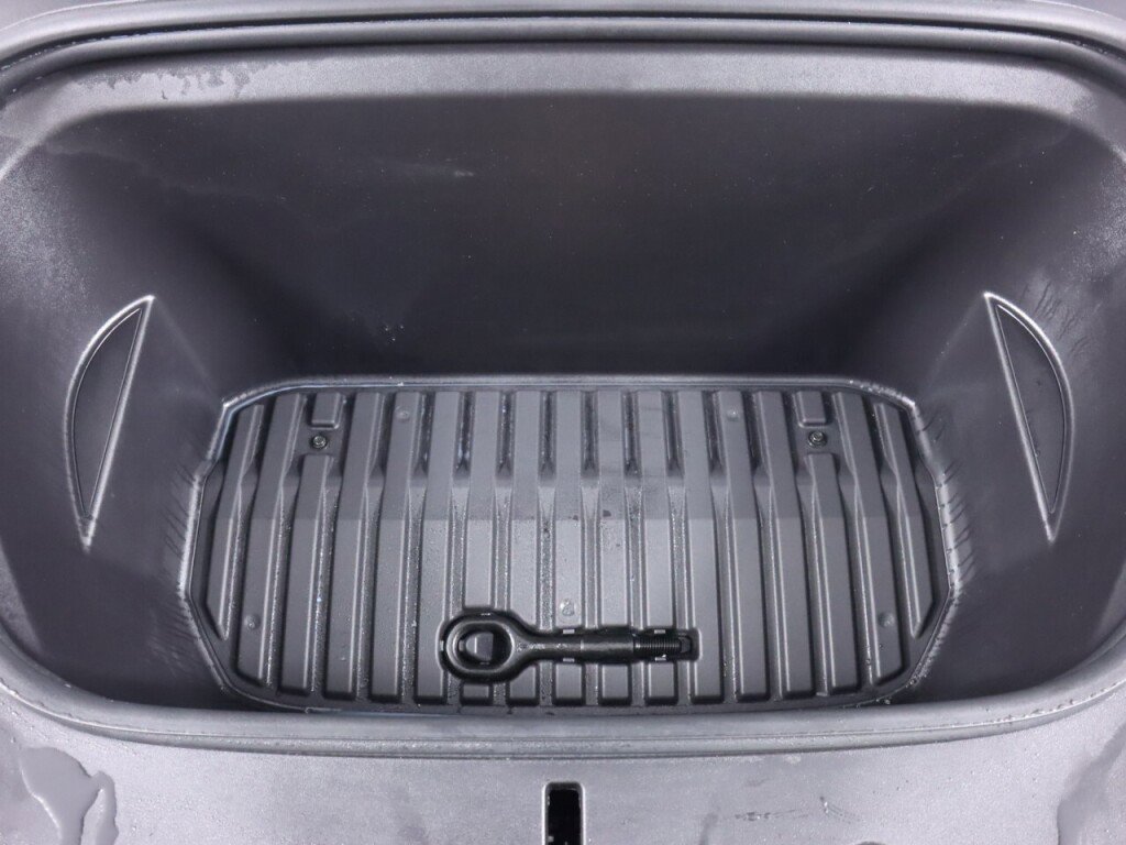 Used 2020 Tesla Model Y Long Range image 41