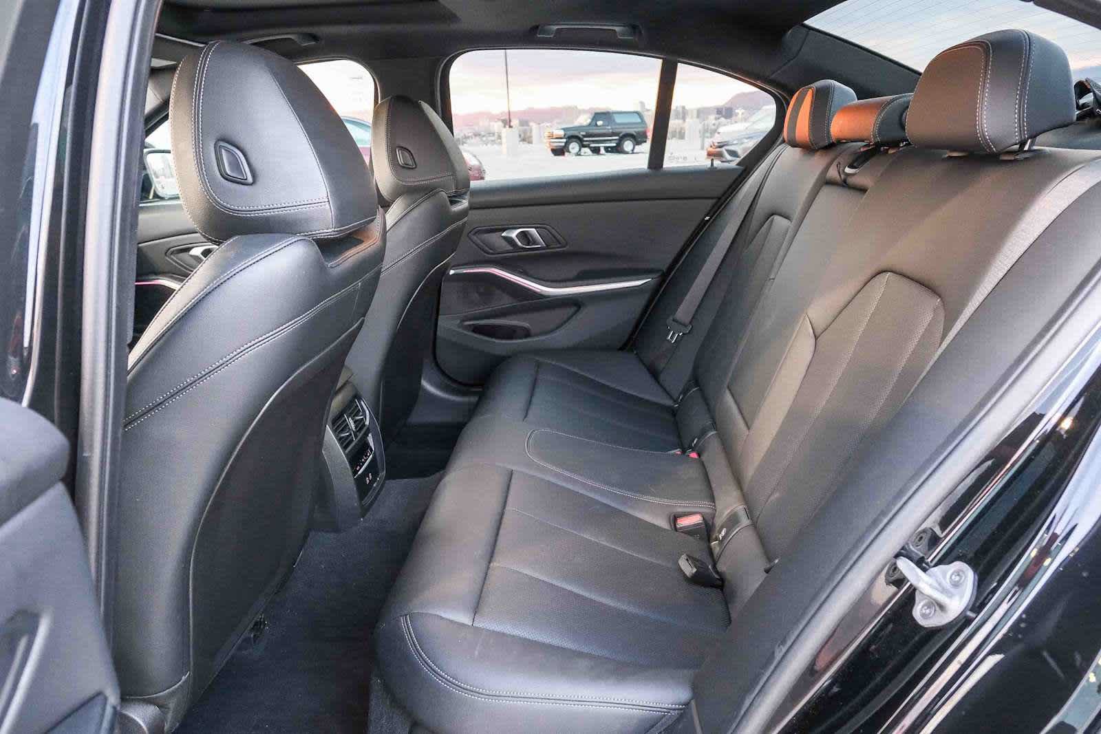 Used 2025 BMW 330i Sedan w/ Convenience Package RWD image 18