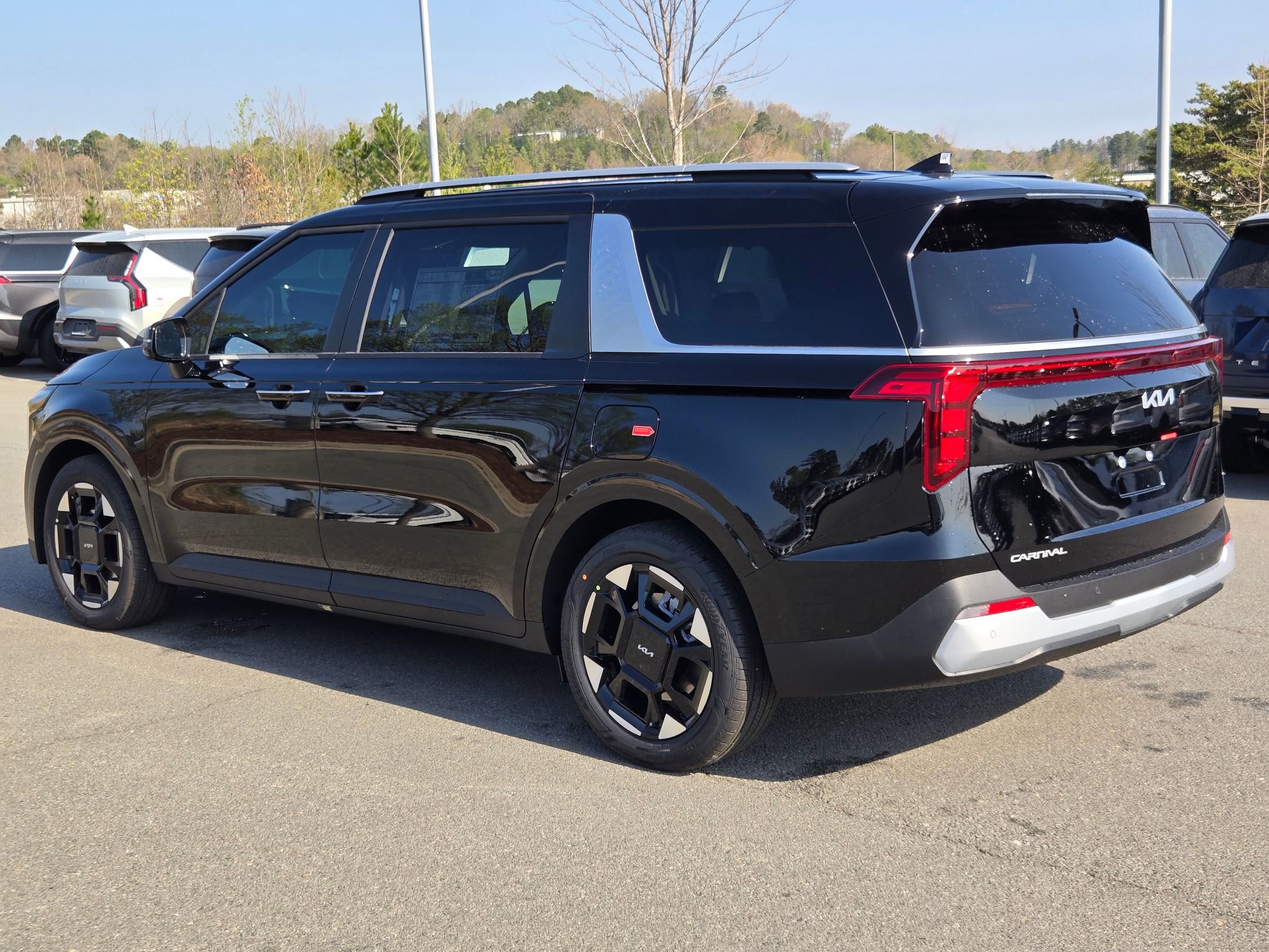 New 2026 Kia Carnival EX FWD image 5