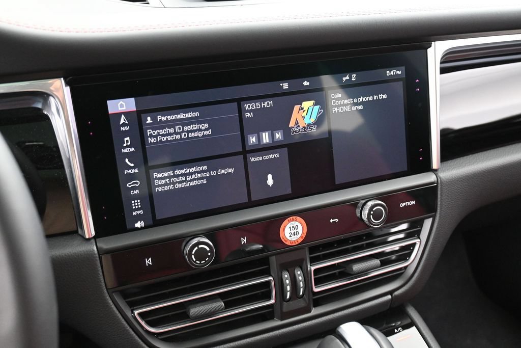 Certified 2026 Porsche Macan AWD/4WD image 20