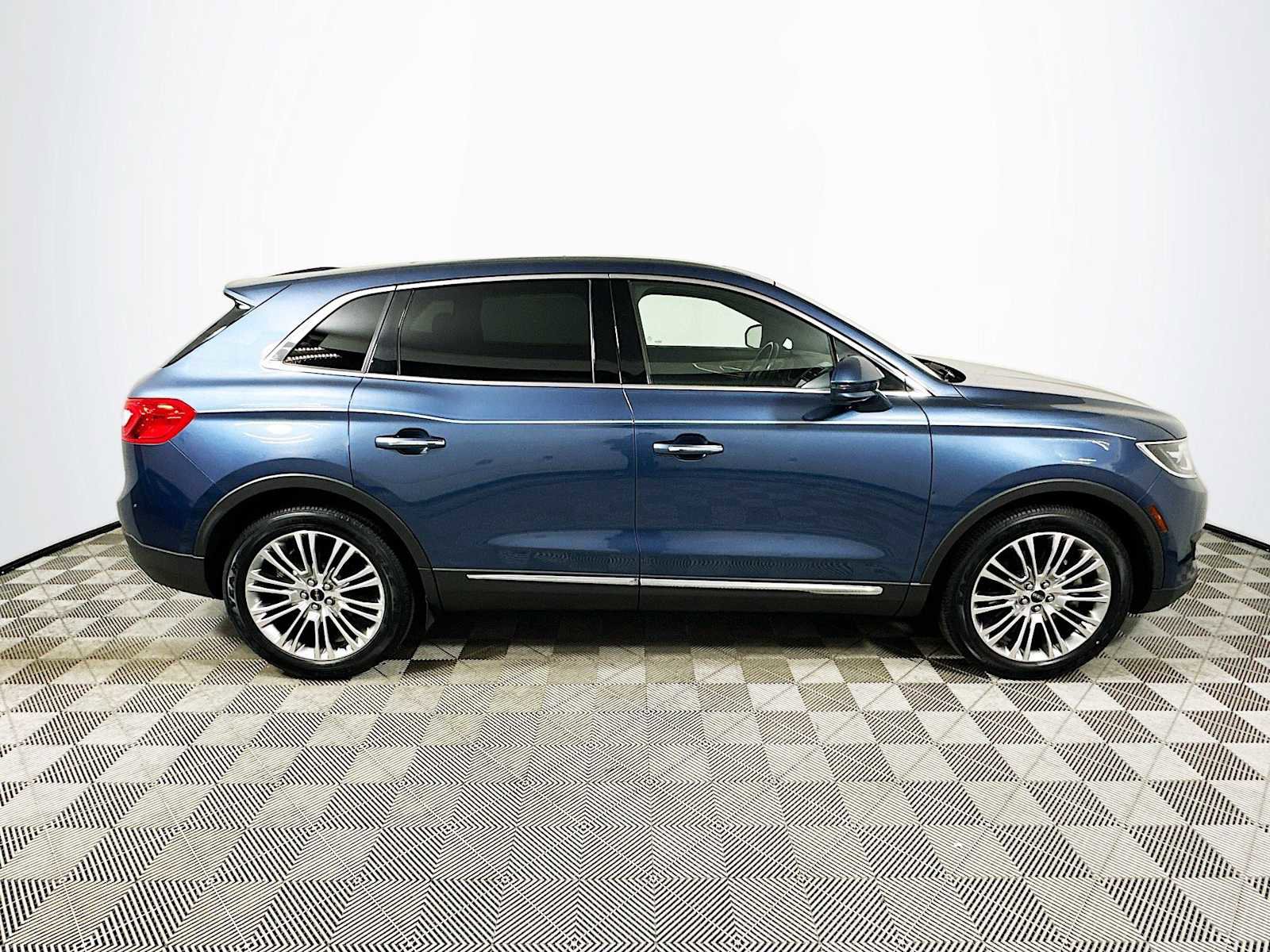 Used 2018 Lincoln MKX Reserve w/ Lincoln MKX Climate Package image 8