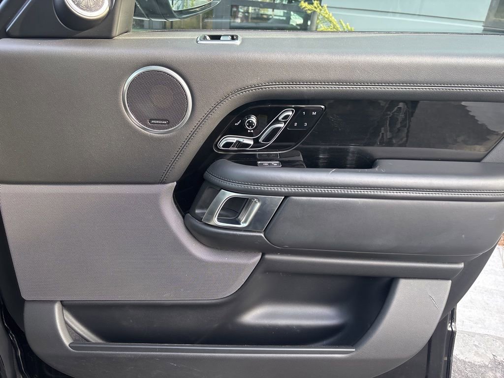 Used 2020 Land Rover Range Rover HSE image 29